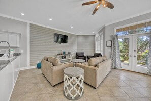 Living area - Bay Views ~ Golf Cart ~ Screened Porch (Miramar Beach)