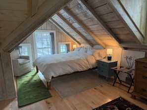 1 bedroom, WiFi, bed sheets - Enchanting barn in E Dover with 50 mile view (Dover)