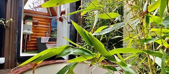 Shepard hut - Hot Tub, Outdoor Shower, Bath
