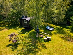 Property grounds - Shepard hut - Hot Tub, Outdoor Shower, Bath (Chorleywood)