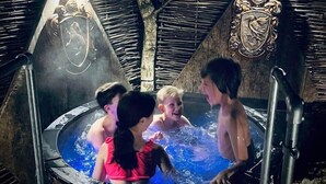 Outdoor spa tub - Hagrid Hut Themed - Hot Tub - Warner Bro Studio (Chorleywood)