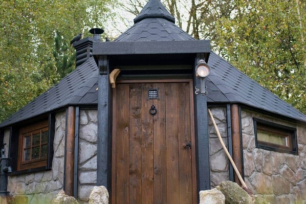 تفاصيل الفندق من الخارج