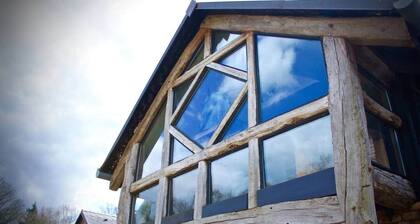 Hagrid Hut Themed - Hot Tub - Warner Bro Studio