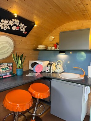 Uklassifisert bilde, 3 av 12, knapp