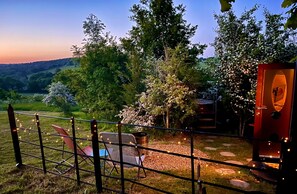 Unclassified image, 5 of 12, button - Dinky Disc - Cosy Hot Tub Escape (Chorleywood)