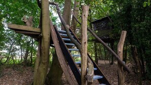 Property grounds - Tree House - Hot Tub on balcony (Chorleywood)