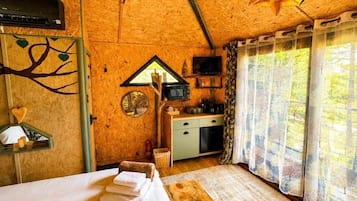 1 bedroom, WiFi, bed sheets