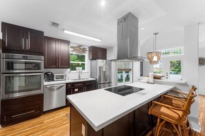 Fridge, microwave, oven, stovetop - 30A ~ Private Pool ~ Golf Cart ~ Screened In Porch (Santa Rosa Beach)