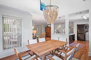 Dining - 30A ~ Private Pool ~ Golf Cart ~ Screened In Porch (Santa Rosa Beach)