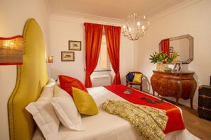 Desk, iron/ironing board - Daplace - Flaminia Apartment (Roma)
