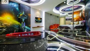 Deluxe Double Room | Desk, free WiFi, bed sheets