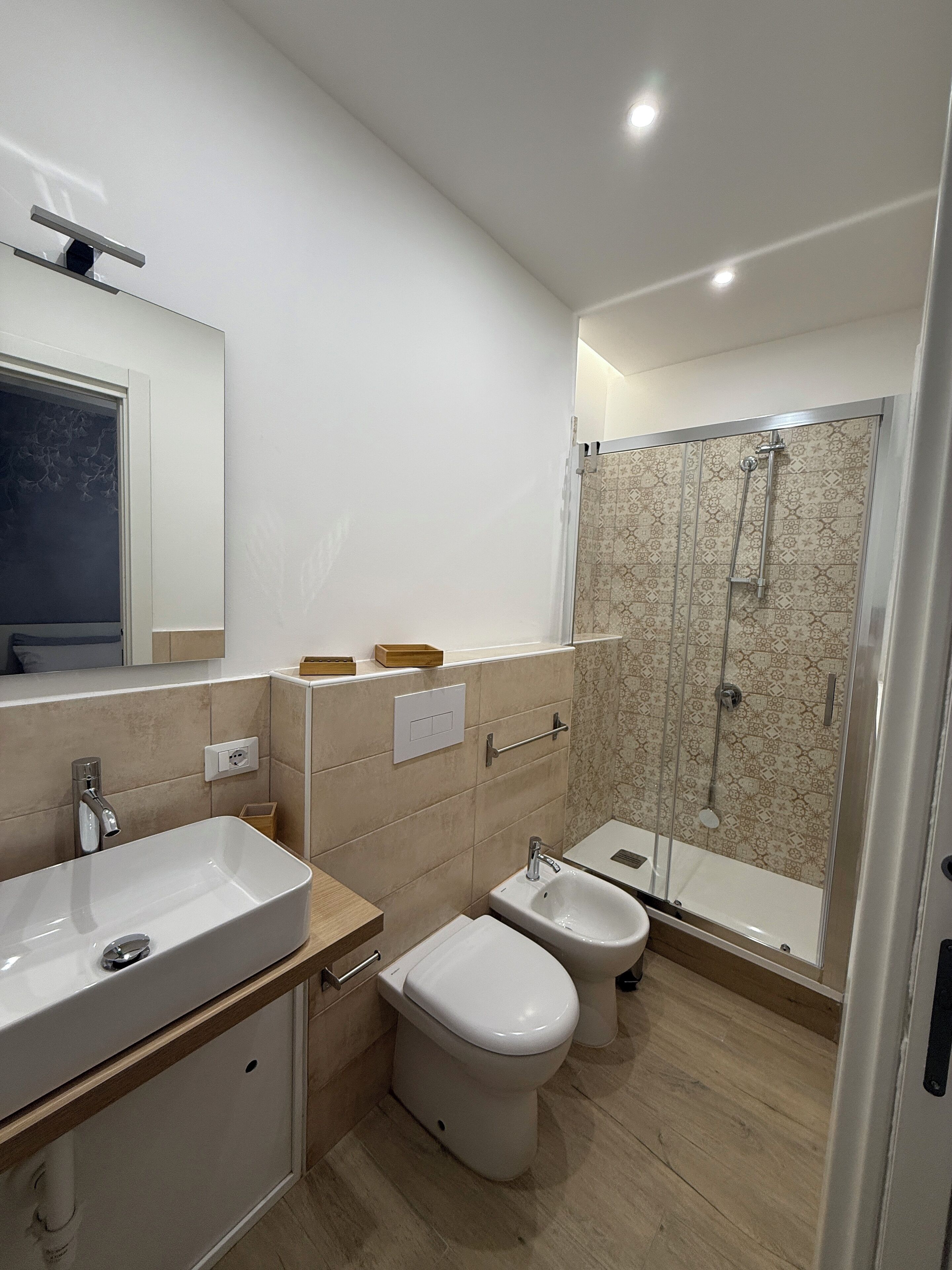 Comfort Double Room | Bathroom | Shower, hair dryer, towels, soap
