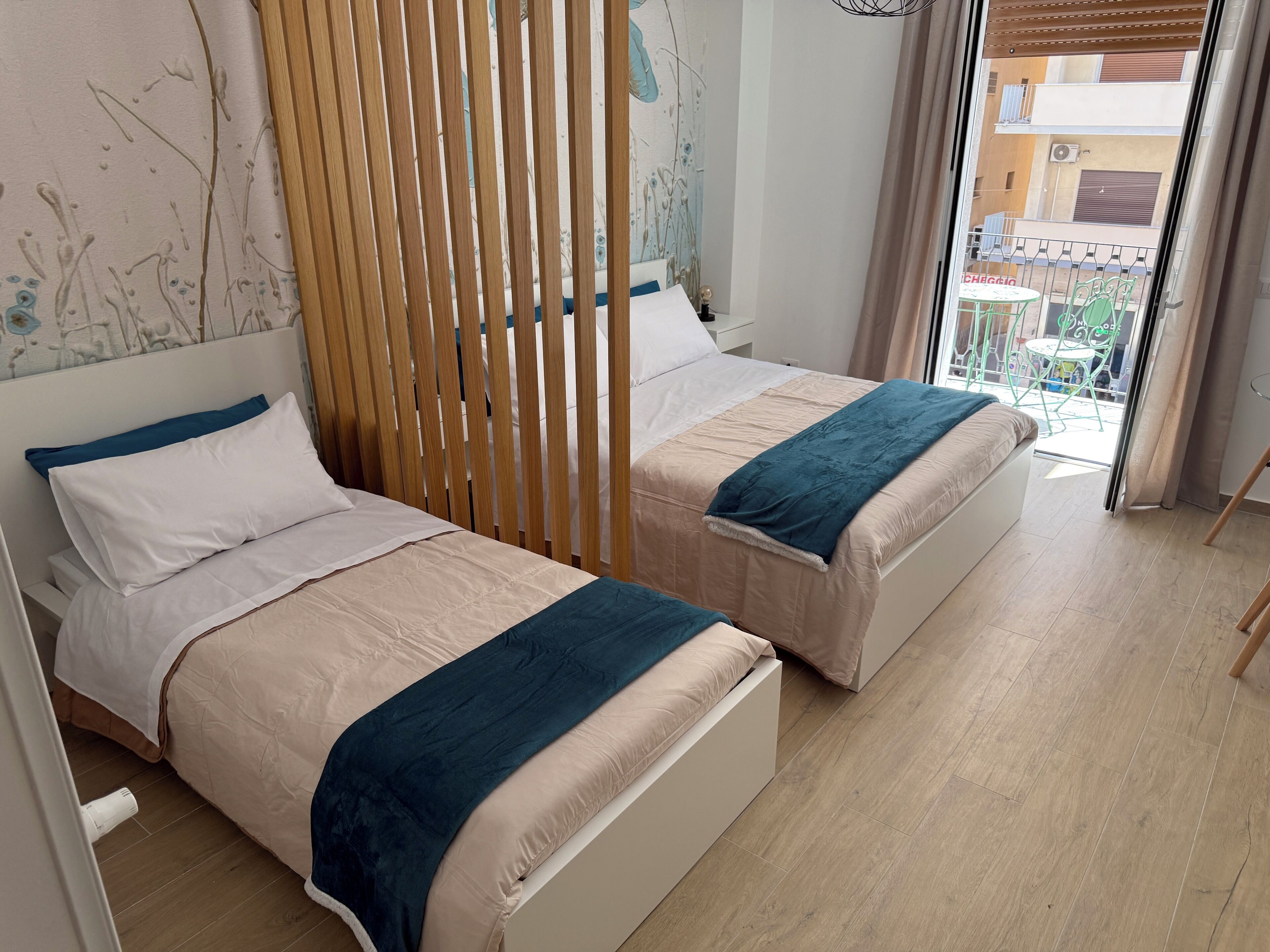 Phòng 3 Deluxe, ban công, quang cảnh thành phố | Bàn, khu vực làm việc phù hợp cho laptop, phòng cách âm 