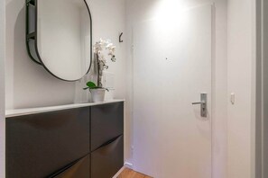 Shower, hair dryer, towels - Studio 4* City center 2 steps from bld Royal and streetcar (Luxembourg)