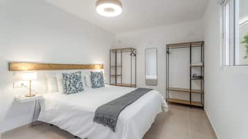 1 slaapkamer, een strijkplank/strijkijzer, wifi, beddengoed