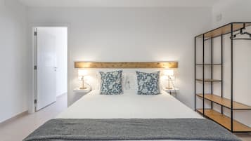 1 slaapkamer, een strijkplank/strijkijzer, wifi, beddengoed