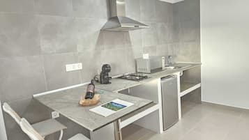 Fridge, microwave, stovetop, electric kettle