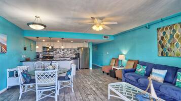 Condo, Multiple Beds (Holiday Villas III #209) | Living area