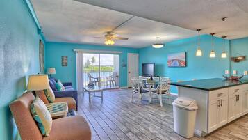 Condo, Multiple Beds (Holiday Villas III #209) | Living area