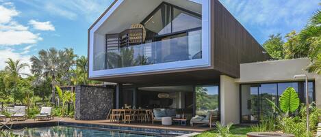 Et oppvarmet basseng