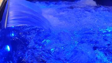 Bain à remous intérieur