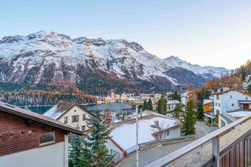 StMoritz Center Vintage Terrace 180 full lake view