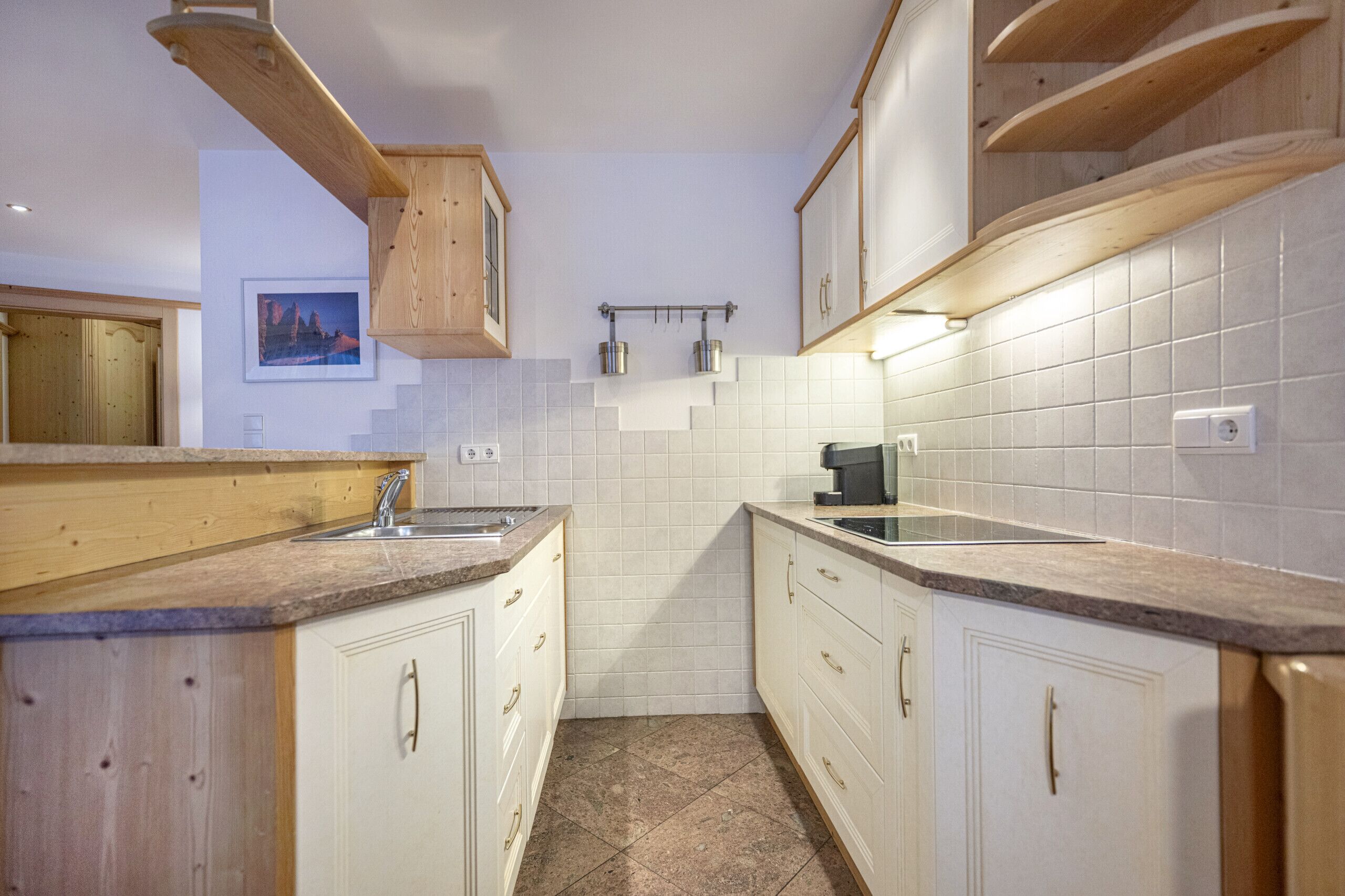 冷蔵庫、オーブン、食器洗い機、コーヒー / ティーメーカー