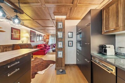 St Moritz Square 2 bedr Alpin Elegance