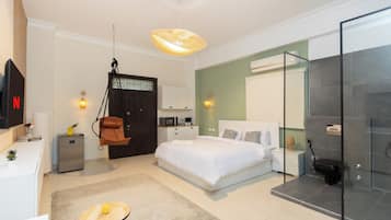 Comfort Studio, City View | Iron/ironing board, free WiFi, wheelchair access