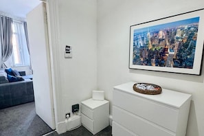 Interior - Sleeps4- Sofabed- 5mintocitycentre- Glasgowgreen (Glasgow)