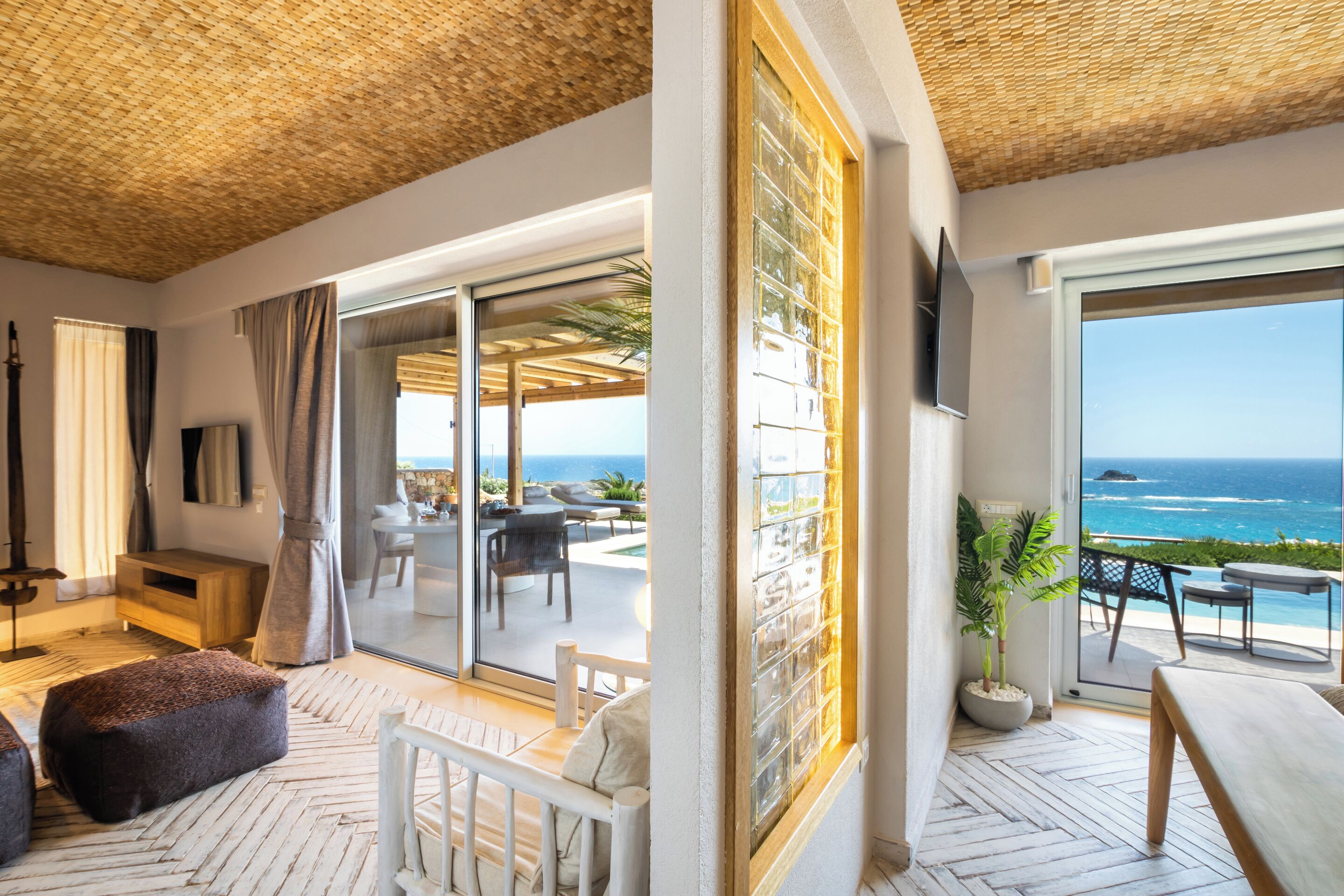 Villa - havsutsikt | Värdeförvaringsskåp på rummet, individuell inredning och ljudisolering