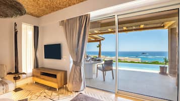 Villa - havsutsikt | Vardagsrum | 32-tums smart-tv med satellitkanaler, Netflix och streamingtjänster