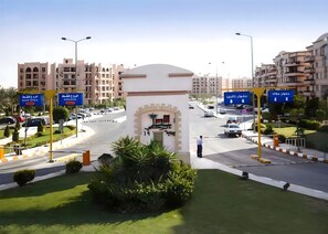 المنشأة من الخارج