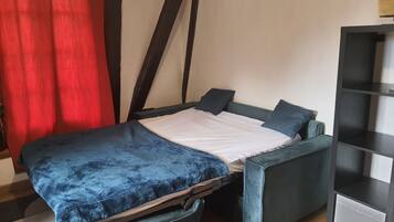 1 bedroom, WiFi, bed sheets