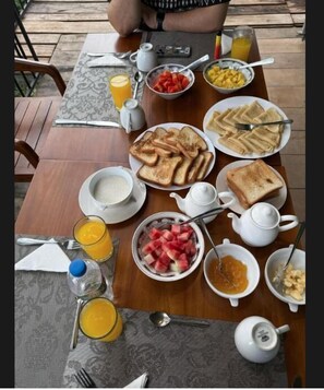 Free daily continental breakfast - Radiance Ella Urban Camping (Ella)