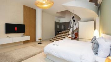 In-room safe, iron/ironing board, free WiFi, wheelchair access