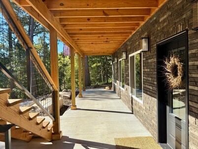 Beautiful 2-Bedroom Getaway in Marble Falls: Hike, Float, Unwind in the Ozarks