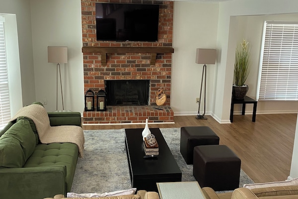 Televisión y chimenea