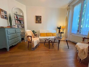Living area - L'appartement Pyrénées (Paris)