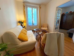 Living area - L'appartement Pyrénées (Paris)
