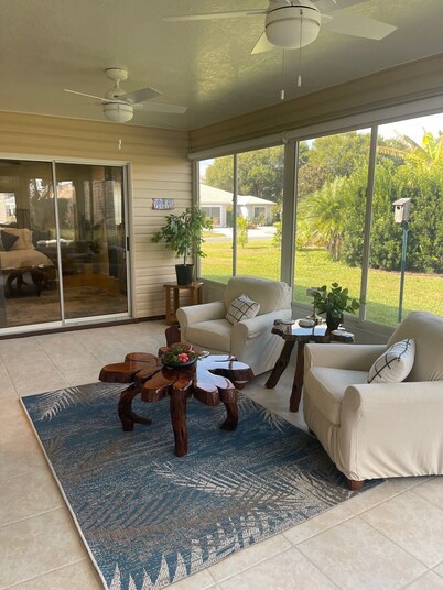 Newly Renovated 2BR/2BA + Golf Cart, WiFi & Streaming!