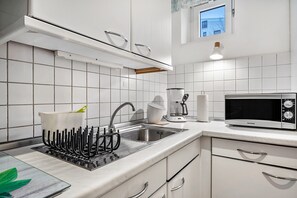 Fridge, microwave, oven, stovetop - Apartment "2-room" with Wi-Fi (Cuxhaven)