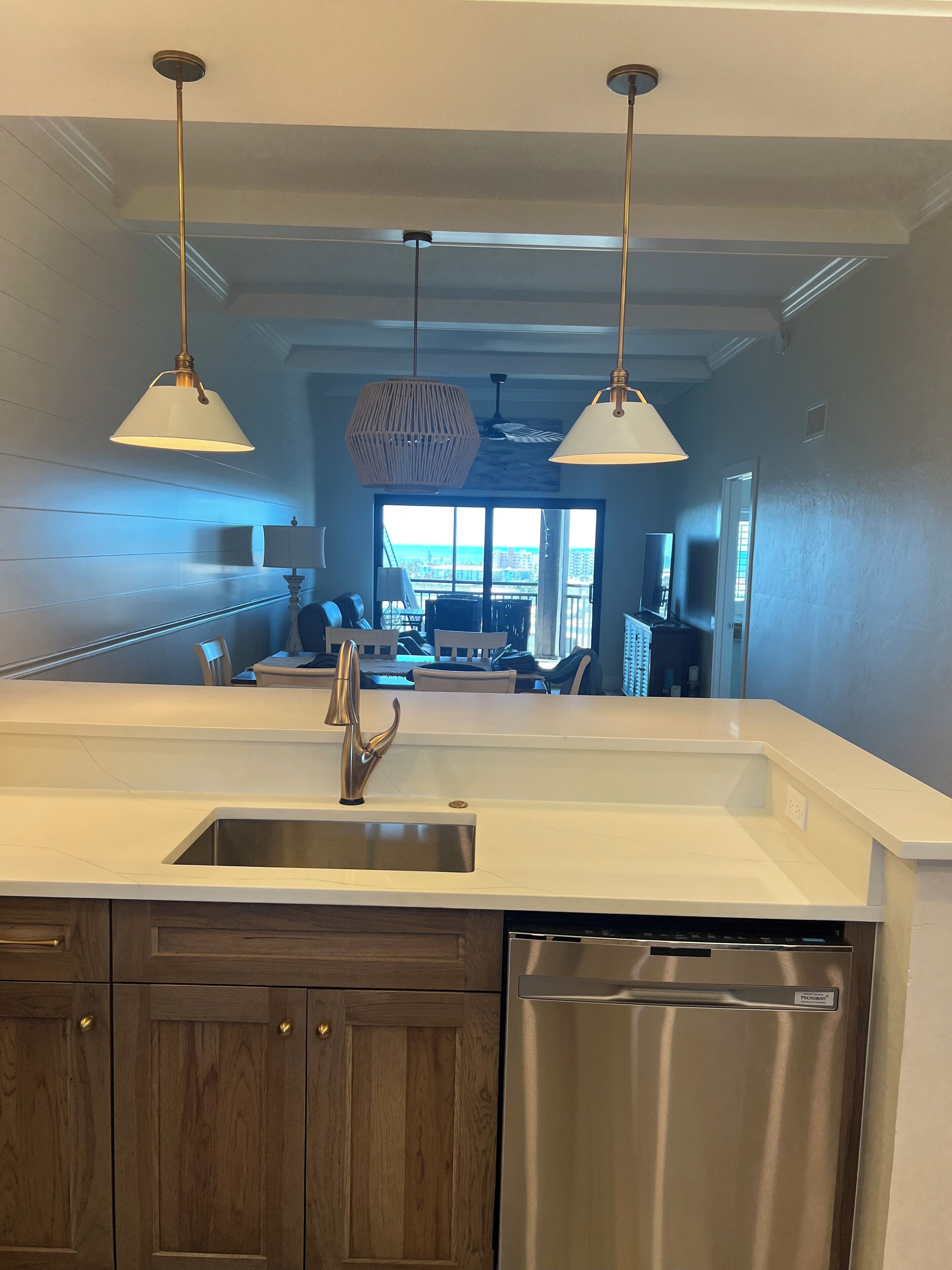 المنشأة من الداخل