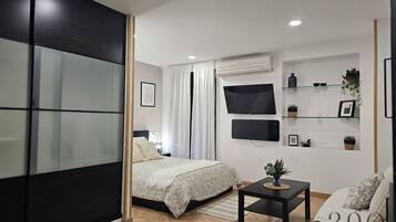 1 bedroom, iron/ironing board, travel crib, WiFi