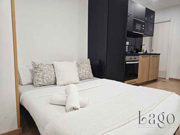 1 dormitorio, tabla de planchar con plancha, cuna de viaje y wifi