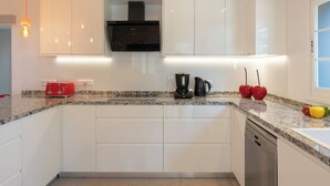 Coffee/tea maker, fridge, microwave, oven - New! Villa Oasis Prous (Ibiza)