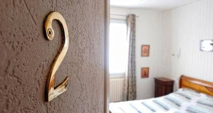 Quiet and simple room, kitchen available