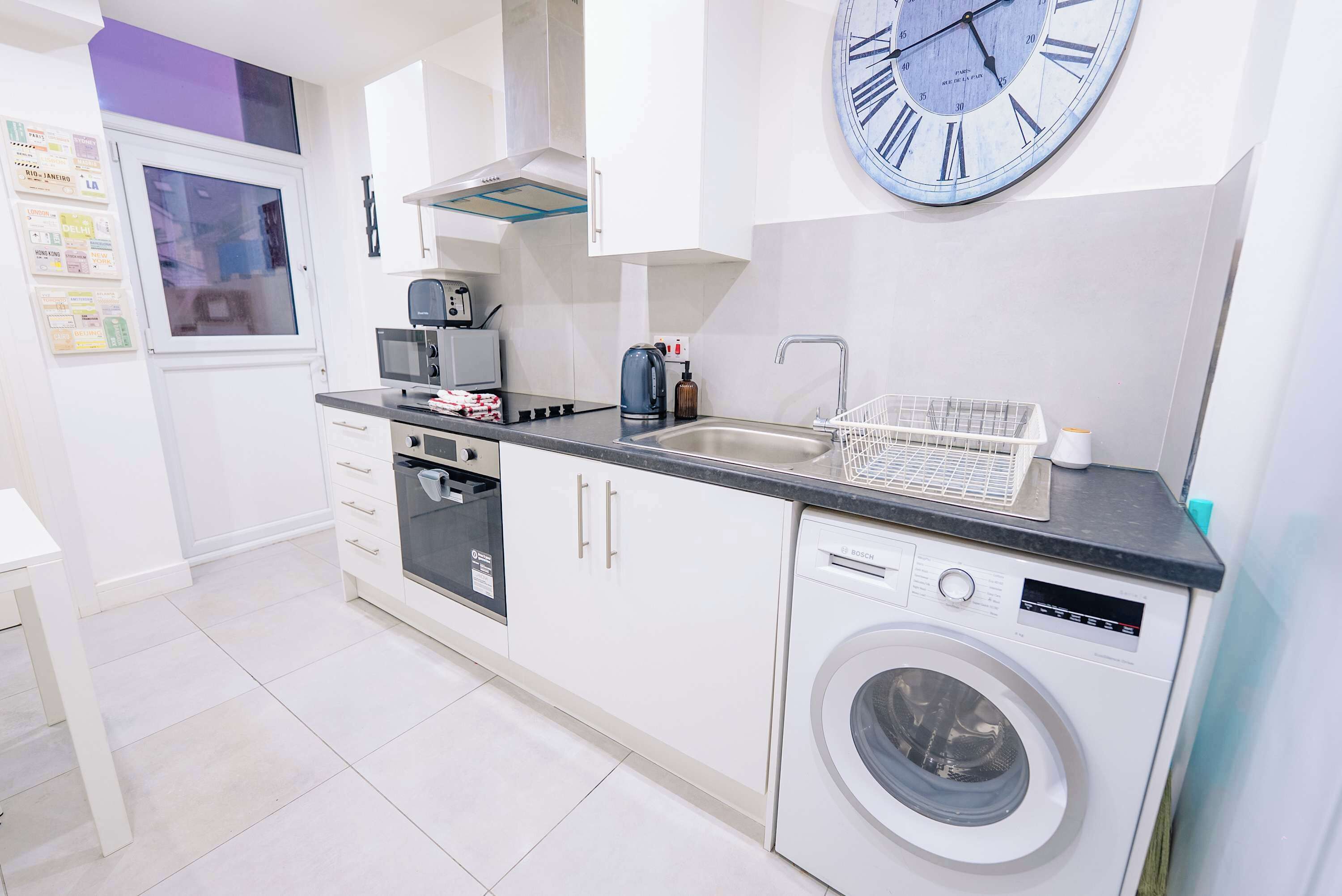 Refrigerador, microondas, horno, placa de cocina