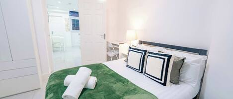 1 chambre, fer et planche à repasser, Wi-Fi, draps fournis