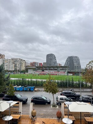 الإطلالة من المنشأة